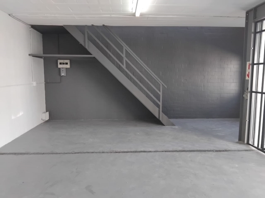 To Let commercial Property for Rent in Middedorp Western Cape